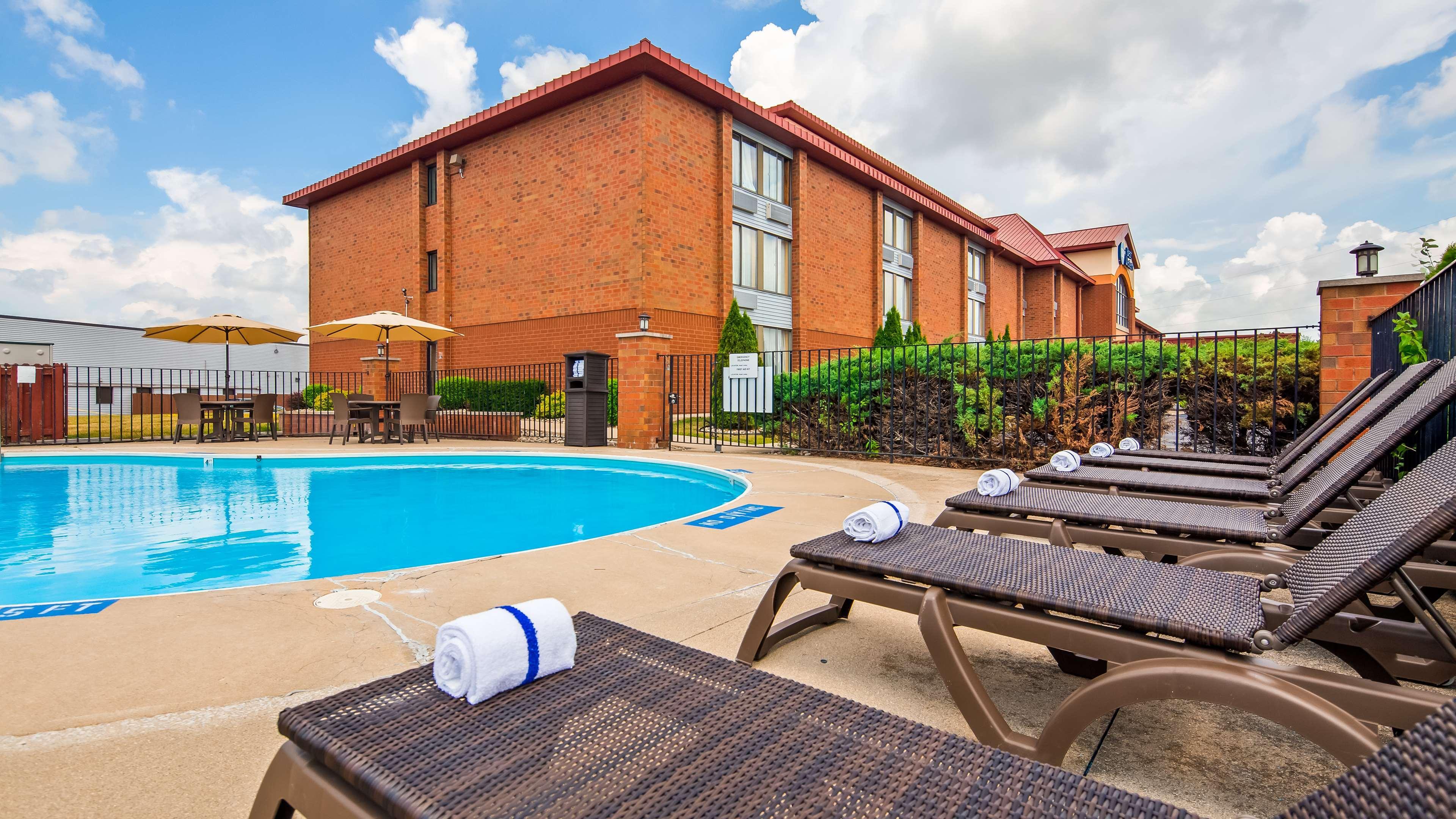 Best Western Luxbury Inn Fort Wayne Exteriér fotografie